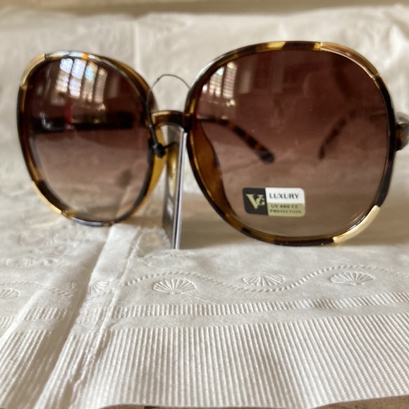 New VG large ladies uv400 sunglasses - Picture 2 of 3